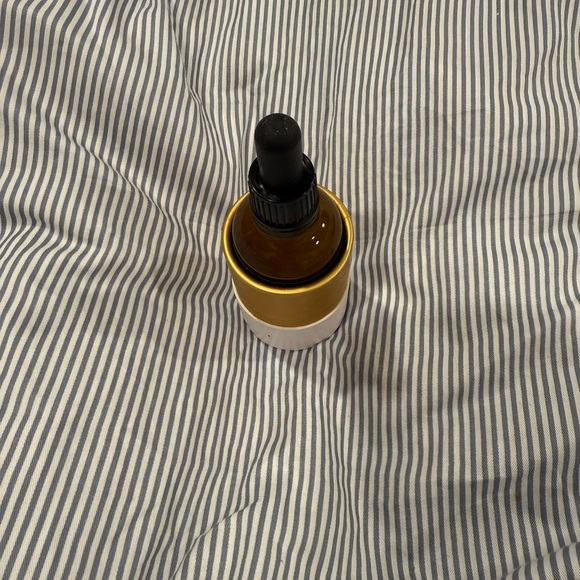 MONPURE HYDRATE AND
SOOTHE SCALP SERUM - Picture 4 of 11